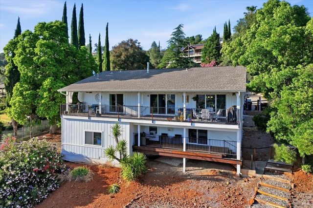 17432 Greenridge Rd, Hidden Valley Lake, CA 95467