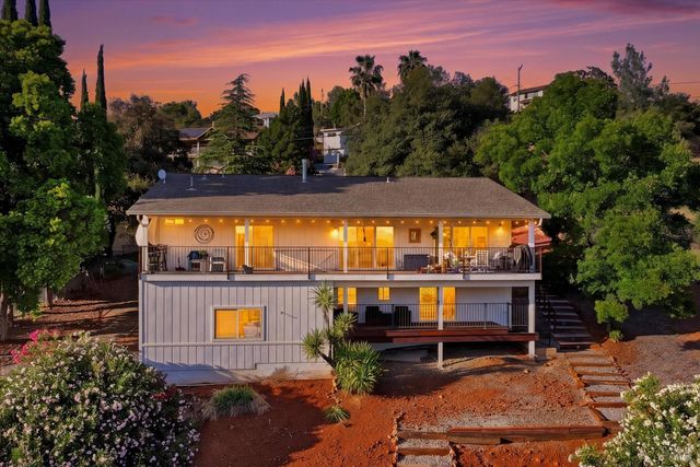 17432 Greenridge Rd, Hidden Valley Lake, CA 95467