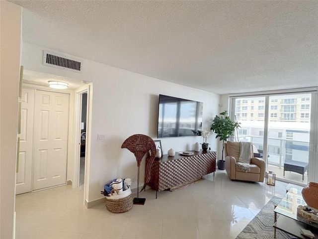 3140 S Ocean Drive 809, Hallandale Beach, FL 33009