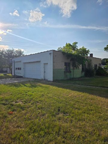 505 N Pine Street, Evart, MI 49631