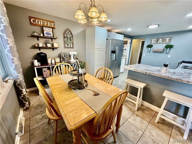 53 Angela Ln, Cheektowaga, NY 14225