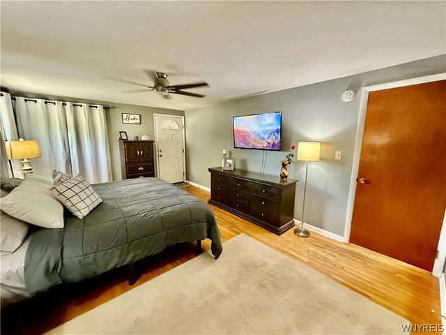 53 Angela Ln, Cheektowaga, NY 14225
