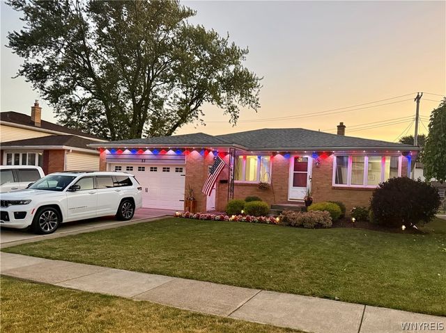 53 Angela Ln, Cheektowaga, NY 14225