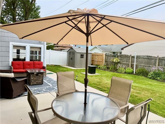 53 Angela Ln, Cheektowaga, NY 14225