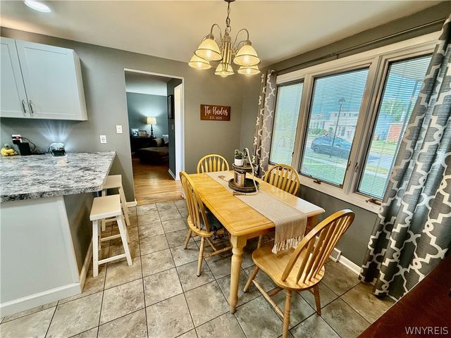 53 Angela Ln, Cheektowaga, NY 14225