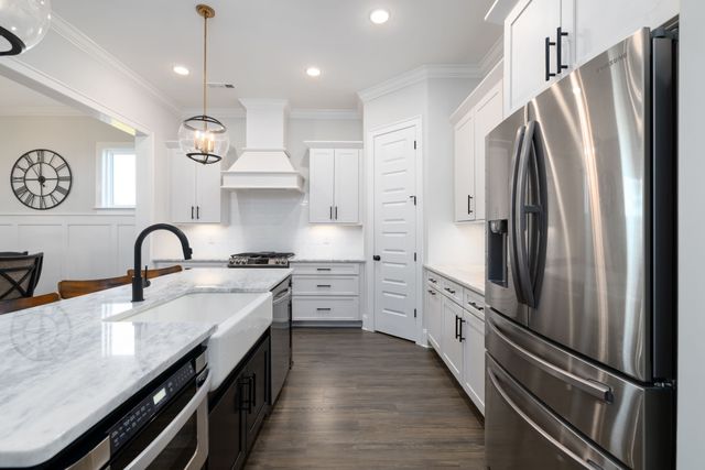 7160 Neills Branch Dr, College Grove, TN 37046