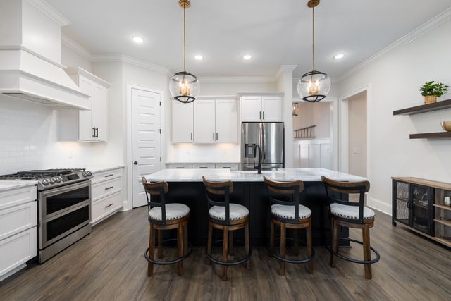 7160 Neills Branch Dr, College Grove, TN 37046