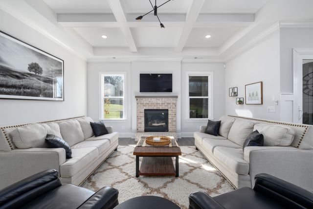 7160 Neills Branch Dr, College Grove, TN 37046