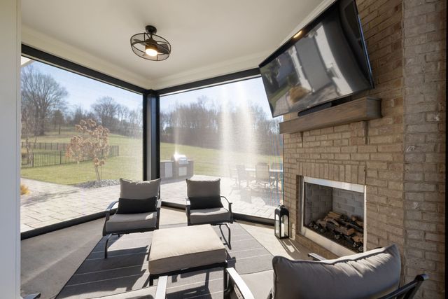 7160 Neills Branch Dr, College Grove, TN 37046