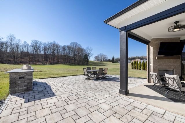 7160 Neills Branch Dr, College Grove, TN 37046