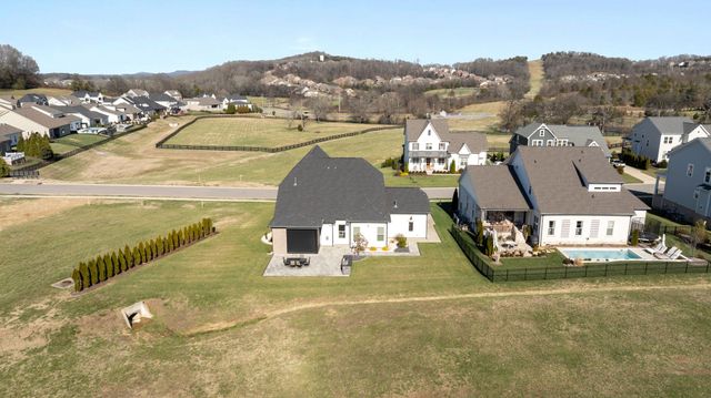 7160 Neills Branch Dr, College Grove, TN 37046