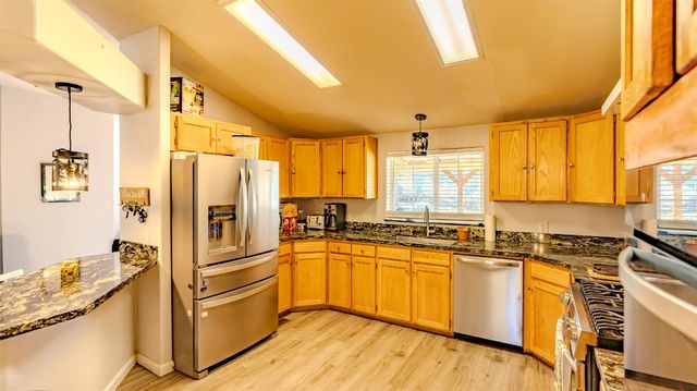 19010 Potteroffs Rd, Mokelumne Hill, CA 95245