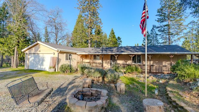 19010 Potteroffs Rd, Mokelumne Hill, CA 95245