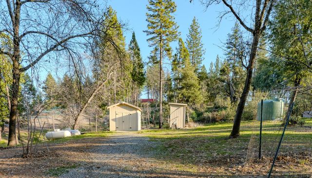 19010 Potteroffs Rd, Mokelumne Hill, CA 95245