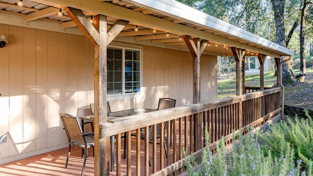 19010 Potteroffs Rd, Mokelumne Hill, CA 95245