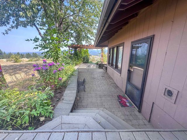 11726 E Day- Mt Spokane Rd, Mead, WA 99201