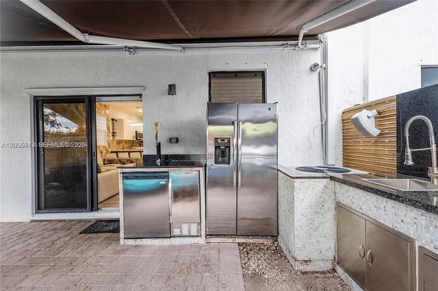 8805 NW 103rd Pl 1, Doral, FL 33178