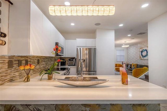 8805 NW 103rd Pl 1, Doral, FL 33178