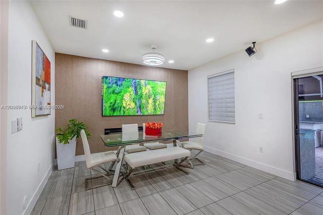 8805 NW 103rd Pl 1, Doral, FL 33178