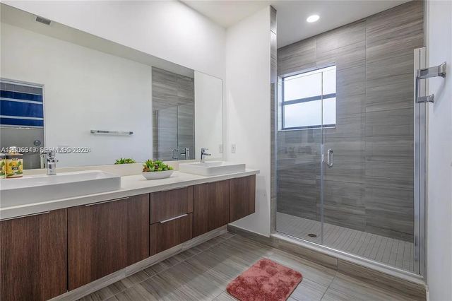 8805 NW 103rd Pl 1, Doral, FL 33178