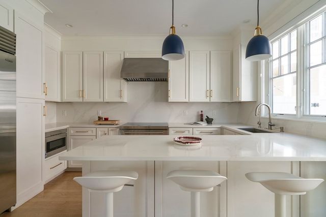 36 Laurel Street FRONT, Somerville, MA 02143