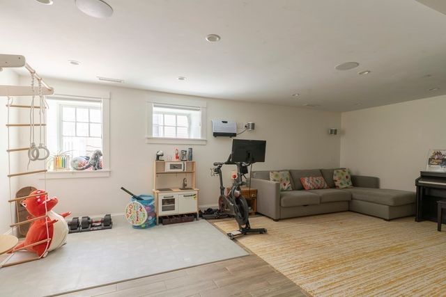 36 Laurel Street FRONT, Somerville, MA 02143