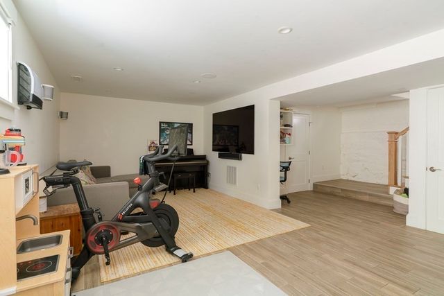 36 Laurel Street FRONT, Somerville, MA 02143