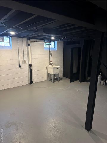 18277 Archdale Street, Detroit, MI 48235