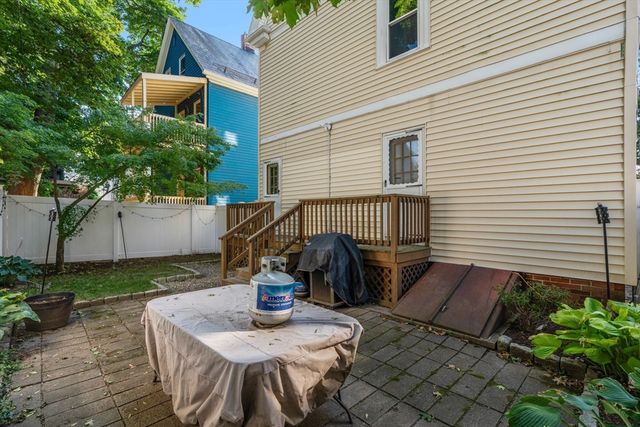 103 Willow Avenue 1, Somerville, MA 02144