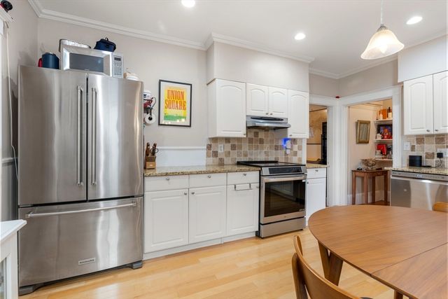 103 Willow Avenue 1, Somerville, MA 02144
