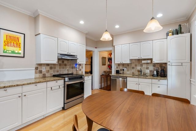 103 Willow Avenue 1, Somerville, MA 02144