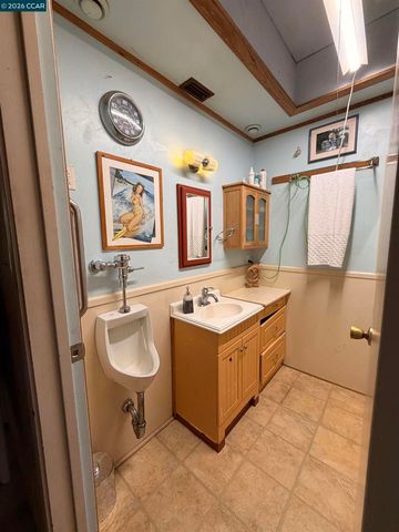 3732 Kings Way, Sacramento, CA 95821
