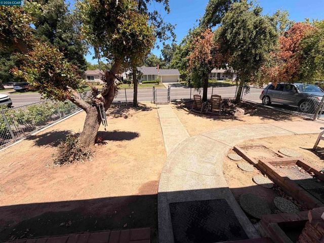 3732 Kings Way, Sacramento, CA 95821