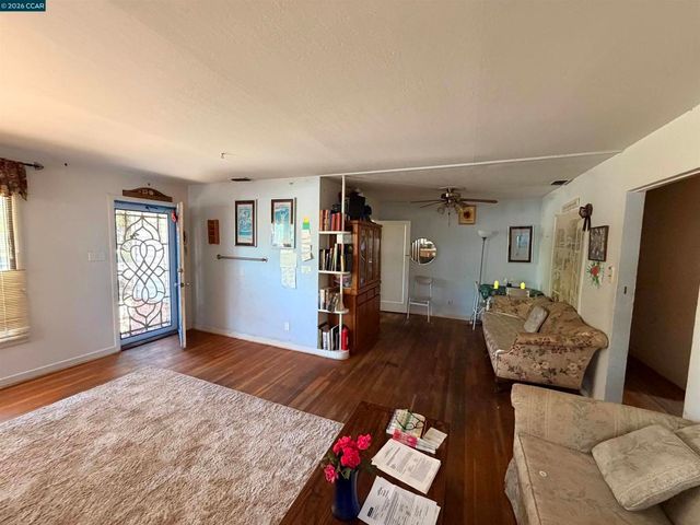 3732 Kings Way, Sacramento, CA 95821