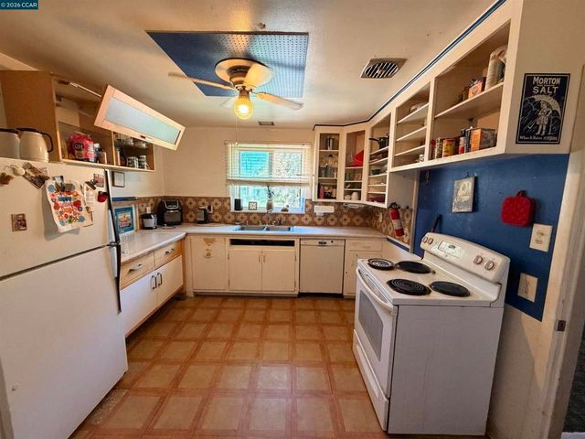 3732 Kings Way, Sacramento, CA 95821