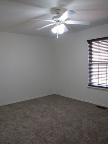 70 Merritt Drive, Bella Vista, AR 72714