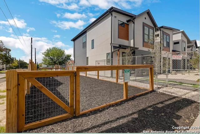 939 Piedmont Ave, San Antonio, TX 78210