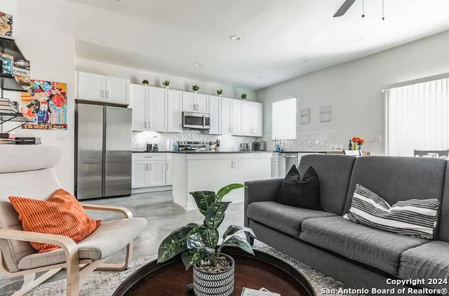 939 Piedmont Ave, San Antonio, TX 78210