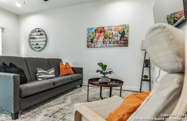 939 Piedmont Ave, San Antonio, TX 78210