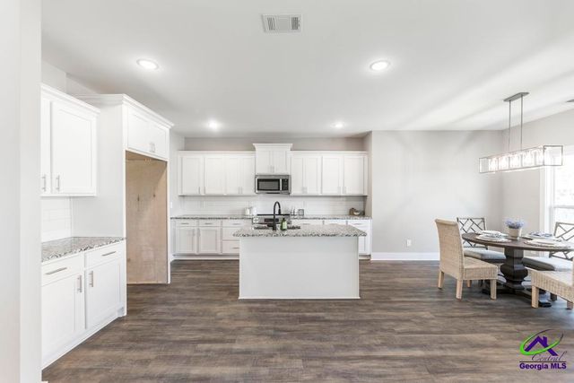 107 River Ridge Drive, Hawkinsville, GA 31036