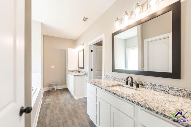 107 River Ridge Drive, Hawkinsville, GA 31036