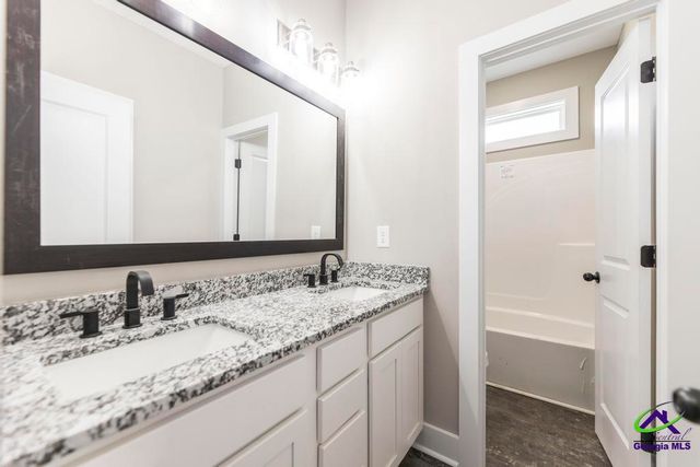 107 River Ridge Drive, Hawkinsville, GA 31036