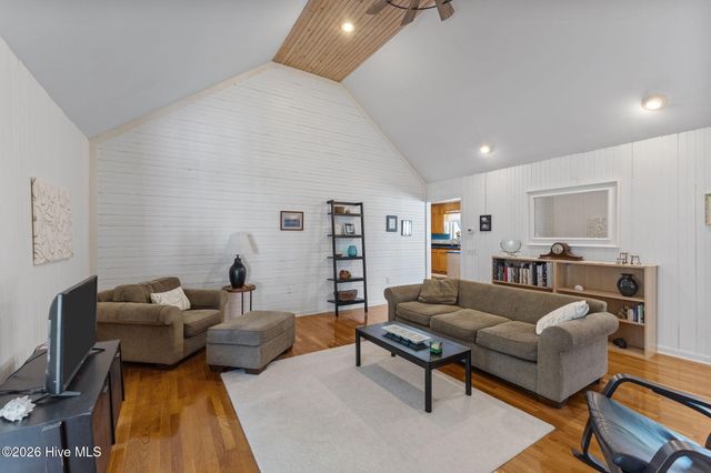 120 Pearl Drive, Beaufort, NC 28516