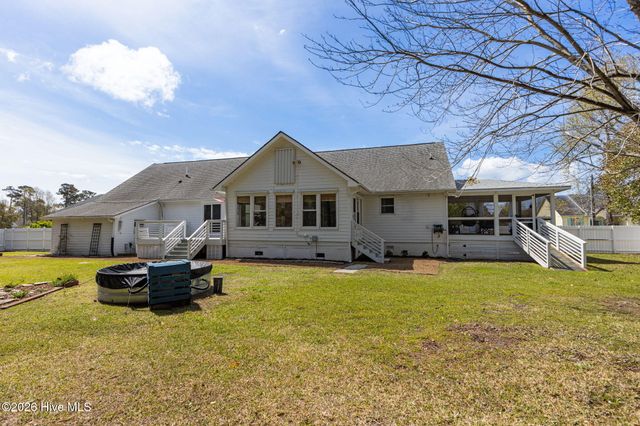 120 Pearl Drive, Beaufort, NC 28516