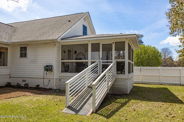 120 Pearl Drive, Beaufort, NC 28516