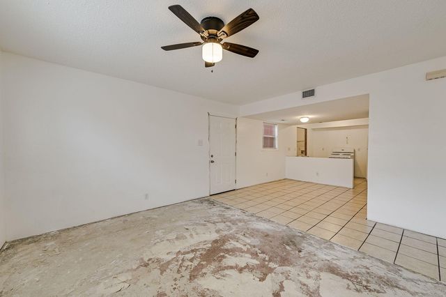 2111 Oak Motte LN, Austin, TX 78744
