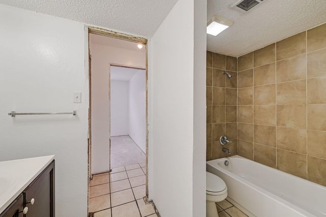 2111 Oak Motte LN, Austin, TX 78744