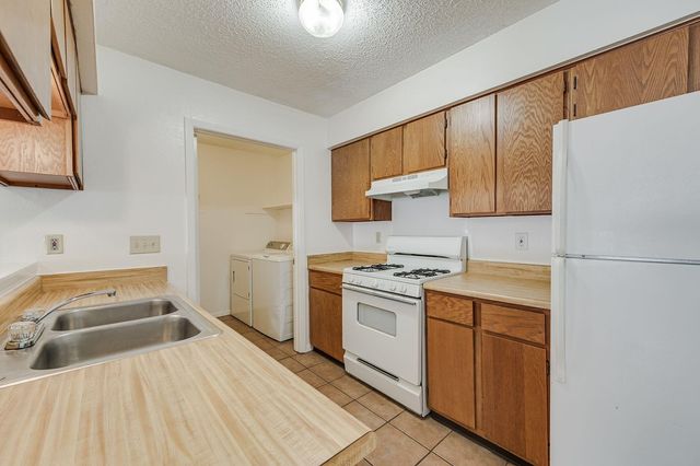 2111 Oak Motte LN, Austin, TX 78744
