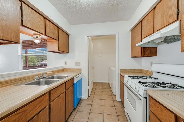 2111 Oak Motte LN, Austin, TX 78744