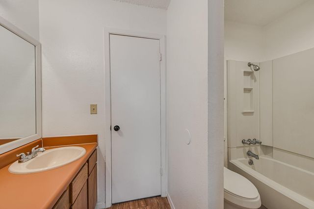 2111 Oak Motte LN, Austin, TX 78744